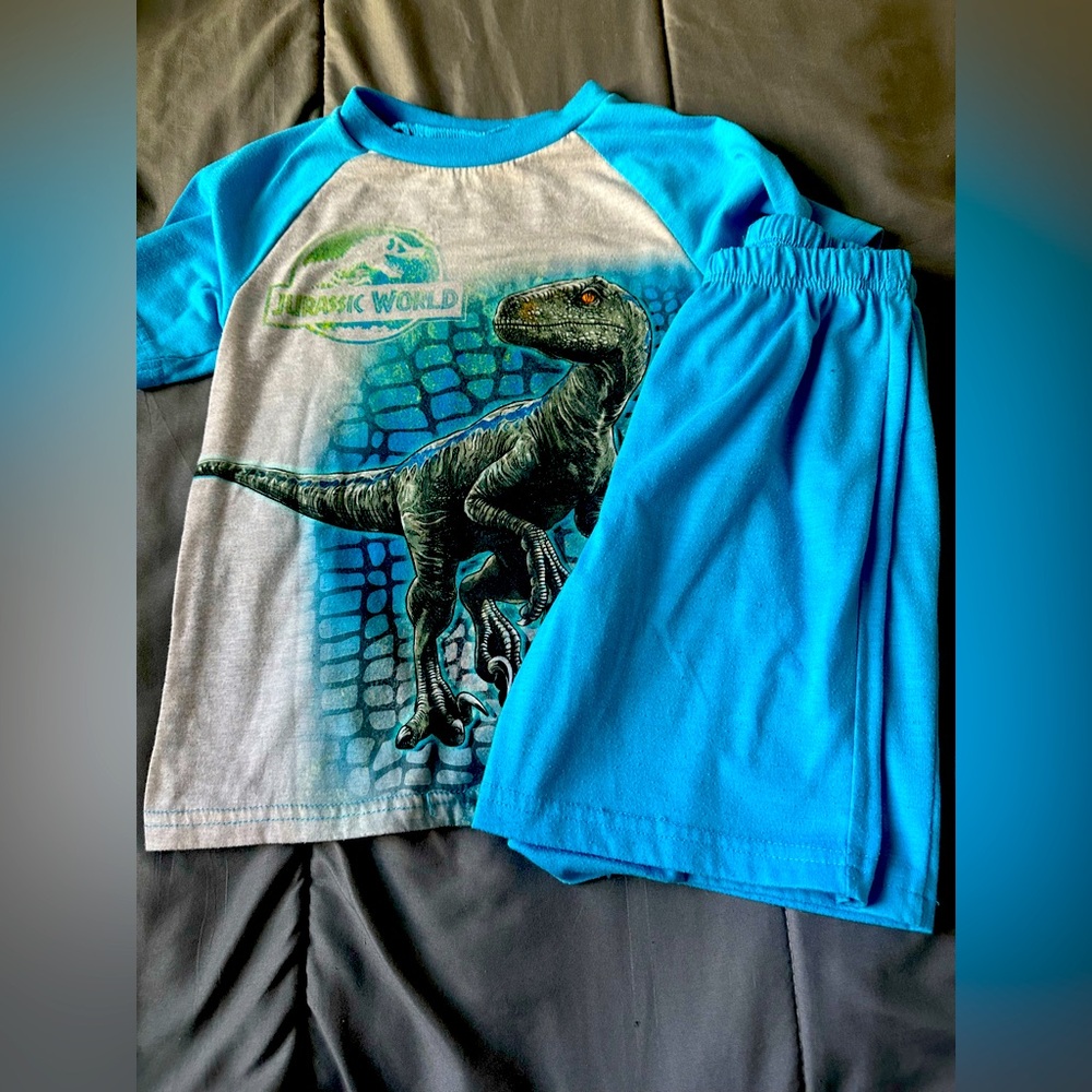 Jurassic World pj set boys sz 6-7 small